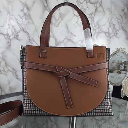 Loewe全新千鳥格紋羊毛花呢搭配經典小牛皮女士手袋