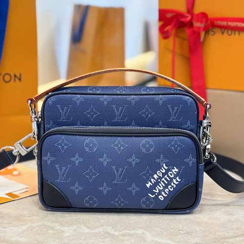 LV演繹經典時尚Nil斜挎包M2682