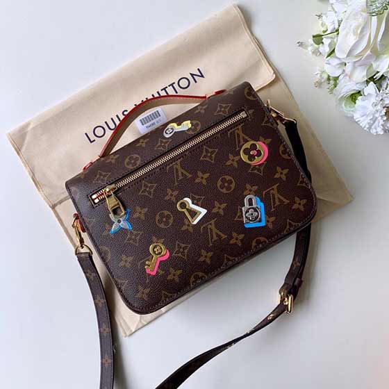 LV/路易威登限定款愛情鎖METIS手袋鑰匙鎖頭郵差包M44366