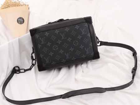 路易威登檔案館經(jīng)典拉桿箱定制SOFT TRUNK 郵差包M44478黑花