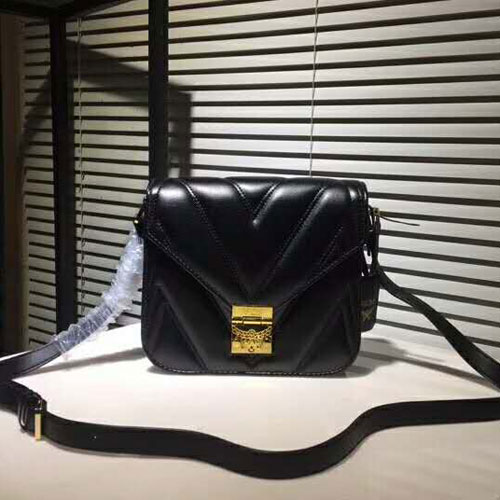 MCM Visetos經(jīng)典印花系列Patricia復古馬鞍包