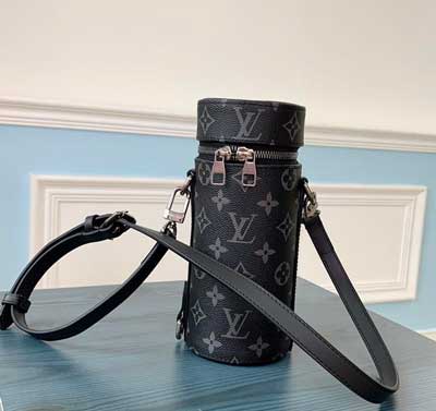 LV Monogram Eclipse 帆布構筑醒目格調瓶套GI0398