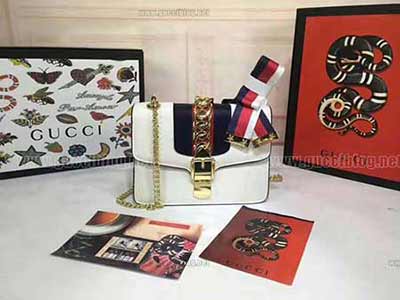 gucci431666法國 在看似從散落各處的碎片信手拈來的藝術(shù)組合