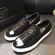 PP 男鞋新復(fù)刻精品 歐美潮流元素 將尊貴品質(zhì)與時(shí)尚質(zhì)感精良融合 邦面進(jìn)口頭層磨砂皮燙鉆拼接制作鞋身pp專(zhuān)屬五金logo 彰顯魅力 內(nèi)搭羊皮里 系帶款式 整體打造酷帥有型的潮男形象設(shè)計(jì) 在細(xì)節(jié)處點(diǎn)帶