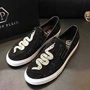 PP 男鞋新復刻精品 歐美潮流元素 將尊貴品質與時尚質感精良融合 邦面進口頭層磨砂皮燙鉆拼接制作鞋身pp專屬五金logo 彰顯魅力 內搭羊皮里 系帶款式 整體打造酷帥有型的潮男形象設計 在細節處點帶