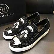 PP 男鞋新復(fù)刻精品 歐美潮流元素 將尊貴品質(zhì)與時尚質(zhì)感精良融合 邦面進(jìn)口頭層磨砂皮燙鉆拼接制作鞋身pp專屬五金logo 彰顯魅力 內(nèi)搭羊皮里 系帶款式 整體打造酷帥有型的潮男形象設(shè)計 在細(xì)節(jié)處點(diǎn)帶