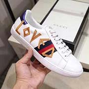 情侶款 新款 全套包裝 高等版本。古奇字母刺繡高等版。此款為小白鞋經典款。全套包裝請各位老板看清楚我家鞋子的走線。肯定高等『 Gucci 』古奇 Ace Sneakers小白鞋 再次顛覆了傳統小白鞋的