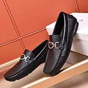 。范思哲高品質男鞋 專業代工生產 原版開模 好質量看得見 市面好品豆豆鞋 材質:進口高等頭層牛皮＋羊皮內里+優質防水防滑耐磨大底. 特點:時尚潮流 舒適百搭 真正的純手工制作 打造適合你的精良鞋