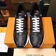 LV2018新款上市 歐美大師設計 精良造型打造專柜品質 進口小牛皮拼接。羊皮內里 純色橡膠耐磨大底 品質 設計上很獨特的美 純手工制作 超級百搭上腳舒服高等 時尚 新穎！！肯定的焦點 碼數：38－4