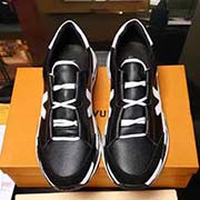  路易威登LOUIS VUITTO男士運(yùn)動休閑鞋 意大利進(jìn)口牛皮接拼 全進(jìn)口豬皮里 鞋底：原廠特供原版底 2色可選 獨(dú)家活動成型底超級舒適 原廠跟單貨 高品質(zhì) 可隨意進(jìn)出專柜 歡迎對比 碼數(shù)：38-4