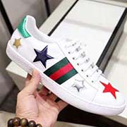 情侶款 高等版本。古奇五角星經典高等版。此款為小白鞋經典款。全套包裝請各位老板看清楚我家鞋子的走線。肯定高等『 Gucci 』古奇 Ace Sneakers小白鞋 再次顛覆了傳統小白鞋的設計 N多明星