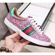  新款。全套包裝 情侶款高等版本 歡迎對比 Gucci古奇 新小白鞋系列休閑便鞋！官網(wǎng)1：1打造。鞋面采用古奇專用特殊材質(zhì)。內(nèi)里采用優(yōu)質(zhì)水紋羊里柔軟舒適。挑剔的選料精致的做工給您好的享受。碼數(shù)：3
