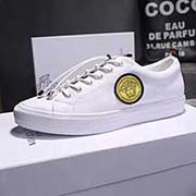  羊里范思哲2018發售 鞋面選用進口牛皮拼接搭配電繡圖標 羊皮內里 舒適透氣 鞋底：原版舒適耐磨大底 實物 拍攝 實物更贊 碼數:38-44 黑色/白色。