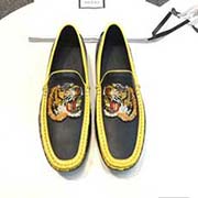 古奇系列產品 眾多明星至愛 采用高等進頭層牛皮 簡約大氣而不失雅致 精良詮釋鞋履新靈感 經典與時尚融為一體 奢華迷夢 駕凌時尚高等品質 值得信賴 38-45