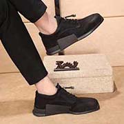 可上淘寶推廣～獨特現(xiàn)代風(fēng)運動鞋。專柜代買 休閑鞋 男士2018專柜同步發(fā)售 意大利進口原版精選頭層柔軟牛皮 特殊材質(zhì)。 羊皮內(nèi)里 拒絕脫色磨腳鞋底：原廠特供原版底 超酷 法國懶人風(fēng)格設(shè)計 腳松緊帶套腳