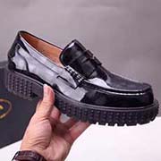  獨家純手工定制高等貨 PRADA 普拉達歐洲專柜私人訂制款 真正 高等品質(zhì) 鞋面采用原廠進口高等漆皮 頭層牛皮全包內(nèi)里 進口抗壓頭層羊皮鞋墊 專柜特供個性新潮新型TPR立體鞋底 鞋底具有抗磨抗折防滑