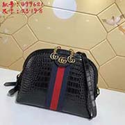 gucci古奇GUCCI新款 Ophidia 作為本季的主打新款還出了鱷魚紋牛皮系列 細膩的鱷魚紋真皮材質極具質感 高等大氣上檔次～ 型號: 499621尺寸：寬23*高19*側寬8顏色：	