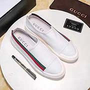  GUCCI古奇 中碼以下建議拿小一碼 男碼38/4445可以訂做 等級：高品質 材料：頭層牛皮 單層皮。原版橡膠大底 款式類別：休閑鞋百搭舒適 顏色：白 黑