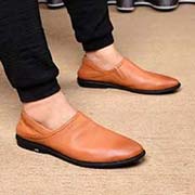 羊里 GUCCI高等休閑訂制款 牛皮面+羊皮內(nèi)里 原版五金 相信從您見到它的N01眼起就會有眼前一亮的感覺 大氣前衛(wèi)已經(jīng)不能完全詮釋了它的優(yōu)雅 AAA級橡膠大底 超舒適 專柜原版套楦 保證了其原有版型及