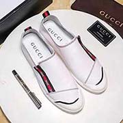  GUCCI古奇 中碼以下建議拿小一碼 男碼38/4445可以訂做 等級：高品質(zhì) 材料：頭層牛皮 單層皮。原版橡膠大底 款式類別：休閑鞋百搭舒適 顏色：白 黑