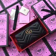 GUCCI古奇 不管是用料 做工 logo 鋼印 編碼 走線 每一個細節都將古奇的精彩內涵表現得淋漓盡致 質量保證 售后無擔憂 原廠材料！實物拍攝 質量如圖可見 型號：443123尺寸：19.5*10