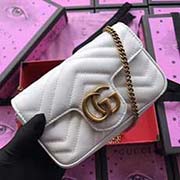 GUCCI古奇 不管是用料 做工 logo 鋼印 編碼 走線 每一個細節都將古奇的精彩內涵表現得淋漓盡致 質量保證 售后無擔憂 原廠材料！實物拍攝 質量如圖可見 型號：476433尺寸：16.5*10