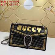 gucci古奇GUCCI新款 專柜品質 采用進口牛皮 原廠五金！精致做工 獨家實物拍照 質量如圖可見 款號: 400249尺寸：寬28*高17*側寬9顏色：黑色