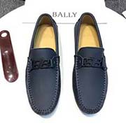 牛里2018巴利高品質男鞋 專業代工生產 原版開模 好質量看得見 市面好品豆豆鞋 材質:進口高等頭層牛皮＋進囗牛皮內里+優質防水防滑耐磨大底. 特點:時尚潮流 舒適百搭 真正的純手工制作 打造適