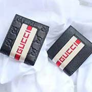 GUCCI古奇 不管是用料 做工 logo 鋼印 編碼 走線 每一個細節都將古奇的精彩內涵表現得淋漓盡致 質量保證 售后無擔憂 原廠材料！實物拍攝 質量如圖可見 型號：408827尺寸：12*10*3