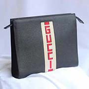 GUCCI古奇 不管是用料 做工 logo 鋼印 編碼 走線 每一個細節都將古奇的精彩內涵表現得淋漓盡致 質量保證 售后無擔憂 原廠材料！實物拍攝 質量如圖可見 型號：475316尺寸：26*20*6