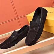  高等貨芬迪FENDl香港 上等豆豆鞋。精湛工藝高等精品男士休閑款 懶人套腳樂福款 此款面料采用真 進口高等意大利頭層牛皮頭層真皮內里 適合司機駕車出行 原版防滑耐磨橡膠大底 鞋子碼數：38-44。