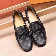 羊里路易威登·louisvuitton 2018春夏專柜GLORIA系列款 原廠特供皮料生產 原版楦型。以遍布鞋面的Monogram壓紋等精致工藝細節展現優雅風貌的經典開車套腳休閑鞋 意大利進口小牛皮