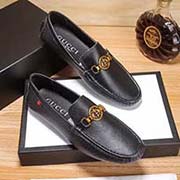  古奇！英文名Gucci 新款新款 官網同步 此款是2018冬季巴黎時裝周走秀款 驚世駭俗 古奇不一樣的感覺 自然不失高雅 鞋面采用頭層進口意大利小牛皮 頭層羊皮內里 穿著透氣舒服 古奇霸氣 大方 男