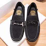  范思哲 新款新款 范思哲又一次驚世之作騰空出世 驚艷全場 不一樣的品質(zhì) 不一樣的高貴。西班牙進(jìn)口小牛皮 頭層吸汗透氣豬皮里 穿著舒適...一種氣宇不凡 風(fēng)度翩翩的氣質(zhì)油然而生 在號(hào)稱國際浪漫之都的法