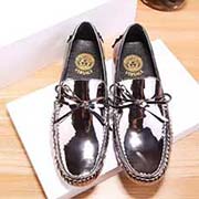  范思哲 2018春夏季新款新款 范思哲又一次驚世之作騰空出世 驚艷全場 不一樣的品質(zhì) 不一樣的高貴。西班牙進(jìn)口牛漆皮 頭層豬皮內(nèi)里 氣宇不凡 風(fēng)度翩翩的氣質(zhì)油然而生 在號稱國際浪漫之都的法國巴黎香榭