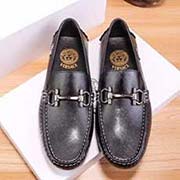  范思哲 新款新款 鞋面采用意大利進(jìn)口小牛皮 頭層吸汗透氣羊皮內(nèi)里 范思哲誕生于15世紀(jì)法國(guó)宮廷 幾百年來(lái)可謂是歷久彌新 時(shí)尚輪回 2013春夏Prada秀場(chǎng)上 范思哲再度引起矚目 成為2017春夏的