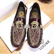  范思哲 高版本 新款新款 鞋面進口意大利頭層牛漆皮 頭層豬皮內里 原版進口耐磨橡膠底 范思哲官網出品2018春夏新品 全力打造精致優雅的心備佳品 廓形簡潔利落 采用精湛的處理工藝。剪裁比例恰到好處