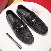  Ferragamo菲拉格慕 中碼以下建議拿小一碼：男碼38/4445可以定做 等級： 材料：頭層牛皮壓鱷魚紋 不染色羊皮內里 原版橡膠大底 款式類別：正裝皮鞋 隨意出入各種場合 百搭舒適 顏色：黑色