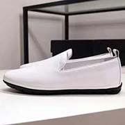  GUCCI 古奇專柜同款高品質休閑樂福鞋 鞋面采用進口意大利小牛皮 內里采用高等進口環(huán)保豬皮 和舒適超軟耐磨橡膠大底 代工級別工藝 真正的 品質 非市場一般品質 碼數(shù) 38-43