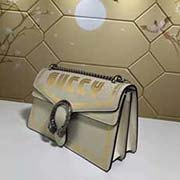 gucci古奇GUCCI新款 專柜品質(zhì) 采用進(jìn)口牛皮 原廠五金!精致做工 獨(dú)家實(shí)物拍照 質(zhì)量如圖可見 款號(hào): 400249尺寸:寬28*高17*側(cè)寬9顏色:白色