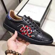 。官網。情侶款 全套包裝 黑色高等版 此款為小白鞋黑色高等版。請各位老板看清楚我家鞋子的走線。肯定高等『 Gucci 』古奇 Ace Sneakers小白鞋 再次顛覆了傳統小白鞋的設計 N多明星有演繹