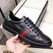 。情侶款 全套包裝 黑色高等基礎版。此款為小白鞋黑色基礎版。請各位老板看清楚我家鞋子的走線。肯定高等『 Gucci 』古奇 Ace Sneakers小白鞋 再次顛覆了傳統小白鞋的設計 N多明星有演繹過