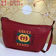 大號 gucci古奇 GUCCI2018流行圓底包獨特的設計風格 并將街頭元素與之結合以帶有紋路的柔軟皮革制作 包身飾有G標識 這是一種從80年代復古印花取材的復古圖案可調節皮革背帶 型號：52358
