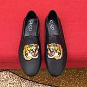 。。羊里古奇系列產品 眾多明星至愛 采用高等進頭層牛皮 羊里 簡約大氣而不失雅致 精良詮釋鞋履新靈感 經典與時尚融為一體 奢華迷夢 駕凌時尚高等品質 值得信賴 38-45碼