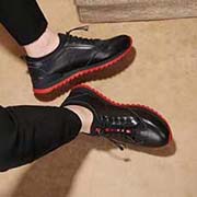 Prada普拉達新款休閑運動鞋 特殊工藝 高等代買 男士專柜同步發售 意大利進口原版小牛皮 原版膠片 特供原版底 獨家雙層活動成型墊腳 超級舒適 好品質 看得見 實物拍攝Size：38-44