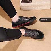 普拉達～獨特現代風運動鞋。專柜代買 休閑鞋 男士2018專柜同步發售 意大利進口原版精選頭層柔軟牛皮 特殊材質。 羊皮內里 拒絕脫色磨腳鞋底：原廠特供原版底 超酷 法國懶人風格設計 品質 超舒服原版底