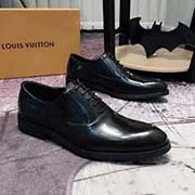 牛里L(fēng)ouis Vuitton路易威登/LV高等 2018春款專柜同步發(fā)售 鞋面意大利進口頭層牛皮 全進口牛皮內(nèi)里 完全一比一復(fù)刻 鞋底：原廠特供原版底 獨家活動成型底超級舒適 原廠跟單貨 高品質(zhì) 可