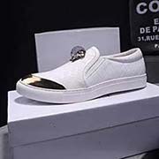  范思哲套腳鞋新款搶先上市高等精品款 2018專柜新款 經典休閑方便套腳舒適百搭！鞋面：進口小牛皮 羊皮內里拒絕磨腳超級酷 原版橡膠大底！細節精湛！男鞋碼數：38-44 黑色 白色 速度搶購。