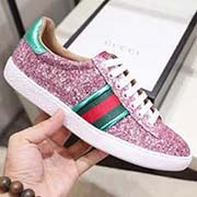 新款。全套包裝 情侶款高等版本 歡迎對比 Gucci古奇 新小白鞋系列休閑便鞋！官網1：1打造。鞋面采用古奇專用特殊材質。內里采用優質水紋羊里柔軟舒適。挑剔的選料精致的做工給您好的享受。碼數：35