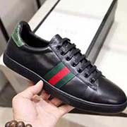  。情侶款 全 包裝 黑色高等基礎版。此款為小白鞋黑色基礎版。請各位老板看清楚我家鞋子的走線。肯定高等『 Gucci 』古奇 Ace Sneakers小白鞋 再次顛覆了傳統小白鞋的設計 N多明星有演繹